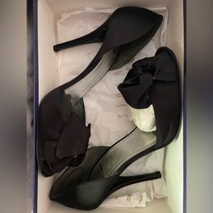 Stewart Weitzman black bow party shoes!